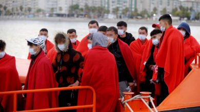 صورة خفر سواحل إسبانيا يتدخل لإنقاذ 20 شابا ينحدون من الريف