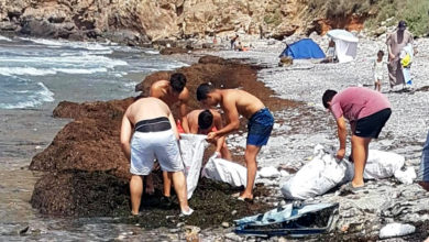 صورة صورة اليوم: شباب الحسيمة ينظفون شواطئ جوهرة المتوسط