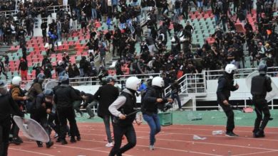 صورة بالفيديو: توقيف 160 شخص وجرح 85 شرطي في أعمال شغب بعد مباراة للجيش الملكي والمغرب الفاسي