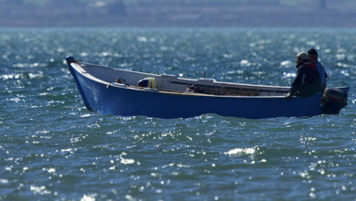 صورة مليلية: خفر السواحل يعتقل 7 صيادين مغاربة كانوا على متن قاربين